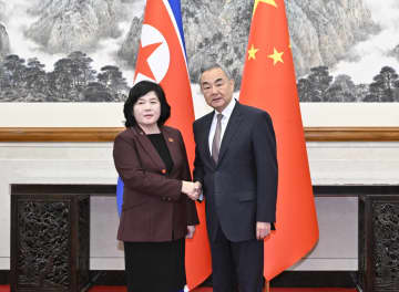 王毅氏、朝鮮外相と会談