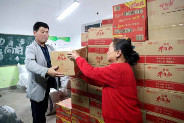 中国・甘粛省隴西県の地震被災者、避難所に収容　医療や物資を支援