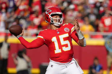 チーフスQBマホームズがNFL史上最速でタッチダウンパス250回を達成