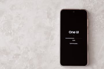 サムスンの次期「One UI 8.5」、まさかLiquid Glass風になる？