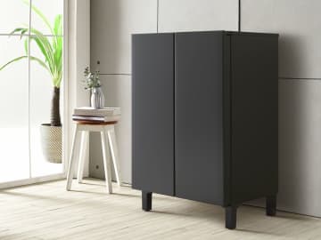 アクアの脚つき家具みたいな冷蔵庫　マットな新色