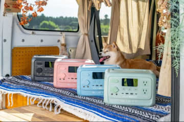 BLUETTI、ピンクやブルーのポータブル電源