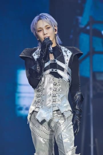 SHINee・キー、新ツアー「Uncanny Valley」開幕！圧巻の“アートパフォーマンス”で日本公演への期待高まる