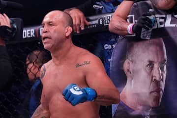 大乱闘で“失神KO”、49歳ヴァンダレイ・シウバが近況報告　ダメージ露わ…右目塞がり、鼻は骨折