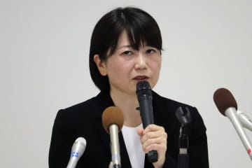 《殺し文句は「相談したい」》前橋市長　自ら飲みに誘い、膝に手を…“ラブホ密会”前から懸念されていた「おじ転がし」