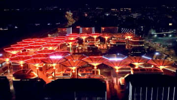 夜空彩る「テックツリーの森」　中国・成都で10月1日始動