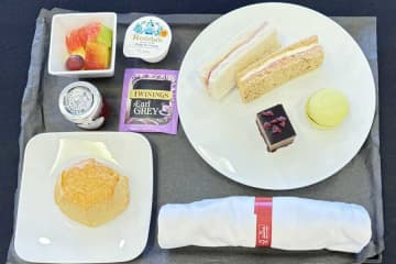 JAL、ロンドン発便の「イングリッシュアフタヌーンティー」を刷新