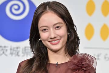 「中学生のまりちゃんが30歳に…」　谷まりあ、仲良し美女からのお祝い報告に「やばすぎ」「姉妹みたい！」