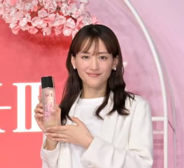 「ビックリ！」綾瀬はるか、“夫”との2ショットにSNS衝撃→「嬉しすぎ」「だいすきなお二人」