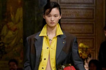 ヴェルサーチェ 26年春夏コレクション - 日常に根ざした官能性