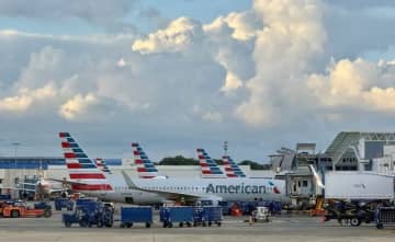 旅客機の車輪格納庫から密航者の遺体、警察が捜査　米ノースカロライナ州