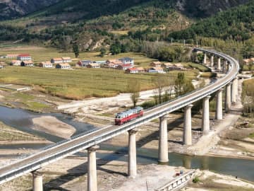 京通鉄道で大規模な橋梁交換工事が完了　中国河北省