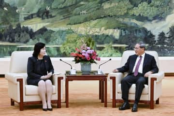 中朝、実務協力深化へ　李首相、崔外相と会談