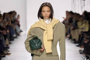 ボッテガ・ヴェネタ 2026年春夏コレクション - 手仕事への華々しい賛歌