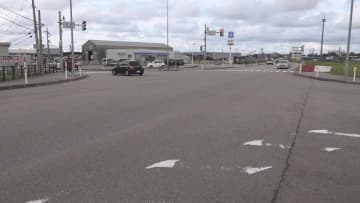 86歳男をひき逃げ容疑で逮捕　Uターンして対向車の軽自動車に衝突後逃走か　30代女性が軽傷