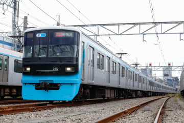 東急目黒線・新横浜線に3000系リニューアル車がまもなく投入。どこが変わった？　内外装の変化を詳しく見てきた