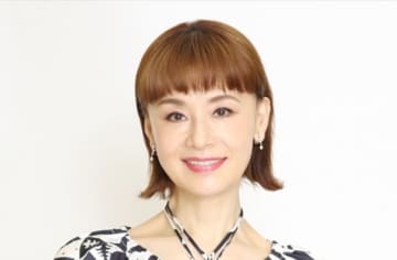大地真央、11歳年下の夫と“たこパ”に反響「素敵なご夫婦」