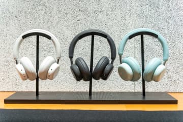 CMF by Nothing初のヘッドフォン。物理キー、100時間再生で15800円