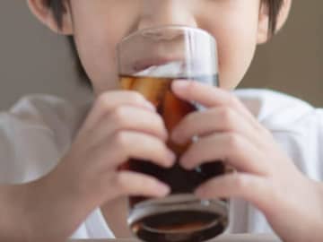 Q. 「コーラは依存性があり危険」って本当ですか？ 子どもが飲みたがり心配です【薬学部教授が回答】