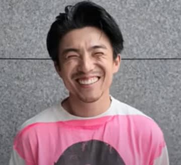 「レクサスカッコいいです！」中尾明慶、超高級オールブラック『レクサスGX』を納車し息子を運転席へ！その姿に「優しいお父さんですね」と称賛の声