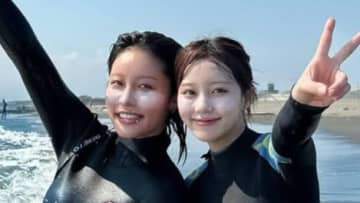 田中美久 王林と人生初のサーフィン満喫！まぶしい笑顔の仲良し腕組みショットや運動神経抜群の波乗り姿が話題に