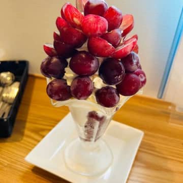 【静岡カフェ】インパクト大！フルーツたっぷりパフェ