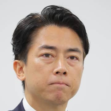 小泉進次郎氏がひろゆき氏とのYouTube討論会でも英語を断固拒否！ 林芳正氏と茂木敏充氏は流暢に回答したのに…