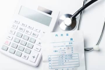 外国人の生活保護医療扶助額を初調査　全保護世帯より２万円低く