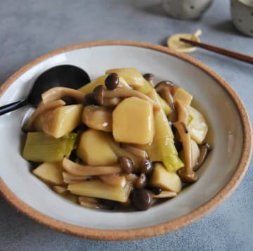ほっこりおいしい♪「里芋と長ねぎのとろみ炒め」レシピ