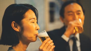 やっと肩の荷が下りた…「住宅ローン完済」「息子の独立」ささやかな祝杯を挙げた60代夫婦。年金20万円の倹しい老後計画を“一撃粉砕”した、想定外の出費【FPが解説】