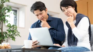 知らなければ「老後の不安」からは永遠に解放されない…生きるのに必要な金額は？賃貸のままで大丈夫？【資産1億円超の個人投資家の助言】