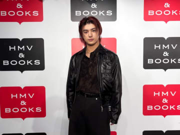 写真集『20』を発売する俳優・荒木飛羽、20歳の誕生日をファンと共にお祝い！
