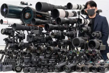 探偵事務所が使う「秘密の撮影機材」展示イベントが開催中　超望遠レンズを利用した暗視カメラなど