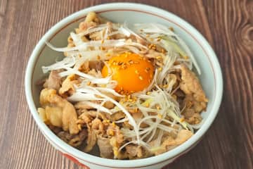 ウマすぎておかわりが止まらない…　すぐできてパワーチャージできるスタミナ丼