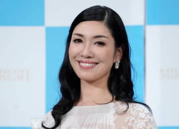 アンミカ、自宅ガーデニングで咲く色鮮やかなアサガオとひまわりを公開⇒「癒やされる」「元気がもらえる」と反響