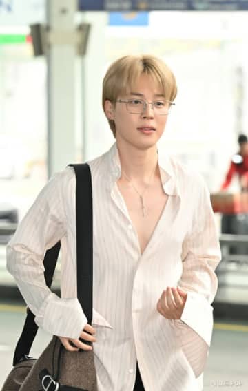 【フォト】「BTS」JIMIN、今日はセクシーに…パリに出発！