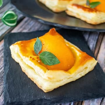 【柿買ったら絶対作って！】「一度食べたらハマるよ！」「秒で消える♡サクサク食感」簡単柿パイレシピ