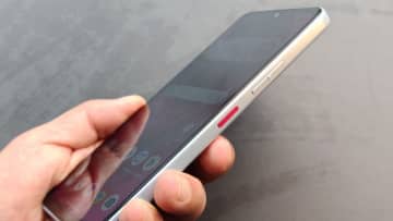 Perplexity Proが1年半無料で2万円台のAIスマホ「T-Phone 3」をドイツで購入してみた（スマホ沼）
