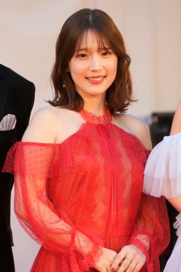内田真礼、SNSで「突然のご報告」→祝福の声集まる「おめでとうございます」「いつまでもお幸せに」