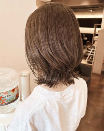 【40・50代おすすめヘア】脱マンネリ！ ウルフすぎない「プチウルフ」が推せるーッ♡