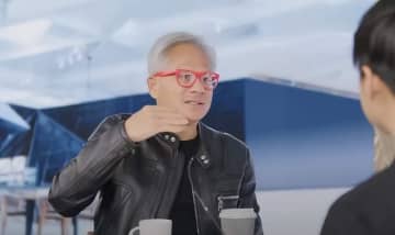 中国のチップ製造は米国に「数ナノ秒」遅れているだけ―エヌビディアCEO