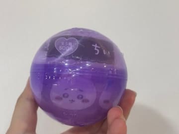 【ちいかわ】ガーリーなリボンシリーズがミラー付きマスコットになって登場
