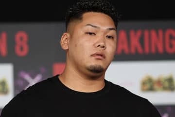 BD喧嘩自慢、試合を途中で放棄　金網の外で陣営ぶつかり合い騒然…瓜田純士にサップ西成も“出動”