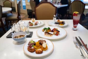 東京ディズニーランドホテル「ディズニー・ハロウィーン」ブッフェで秋のメニューを食べ放題