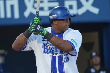 CSへ暗雲…DeNAビシエドが負傷交代　内野安打も走塁で足負傷…代走フォード送られる