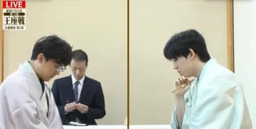 「伊藤叡王は一番激しい順を…」藤井聡太王座VS伊藤匠叡王、相掛かりの出だしから早くも勝負所に突入！注目の“名古屋対局”／将棋・王座戦第3局