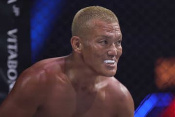 「パンツの中手入れられて」BreakingDownで驚きの“事件”　渦中の“伝説の喧嘩師”は疑惑を否定