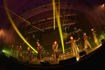 ＜ライブレポート＞SUPER★DRAGON、10年の蓄積をBLUEと分かち合ったツアーファイナル「9人とBLUEと武道館も東京ドームも、その先も一緒に行きたい」