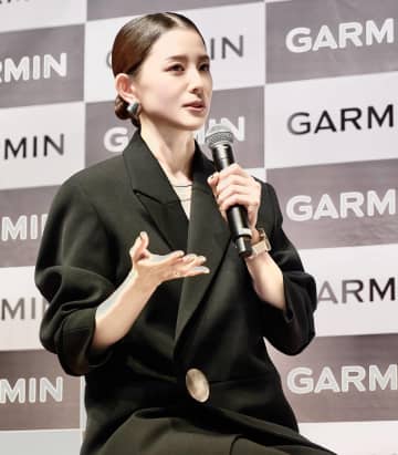 モデル・朝比奈彩の悩みは“睡眠”。2児の子育てに奮闘中！「子どもが夜中に起きてきちゃう…」