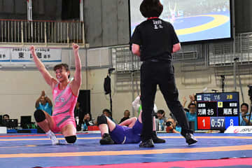 ＜レスリング＞地元の屶網さら（滋賀・KeePer技研）が世界女王にフォール勝ち…2025年国民スポーツ大会・第2日（女子）